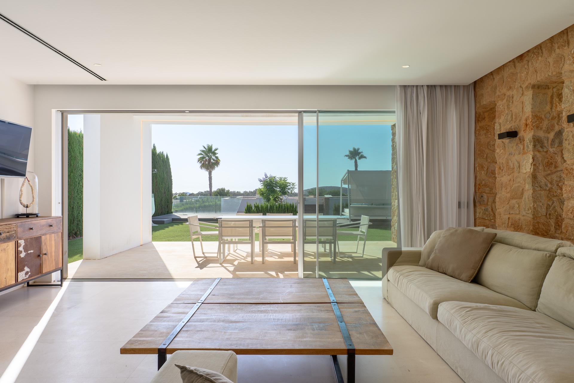 Resa Estates te koop sale Cala Comte interior 3.jpg